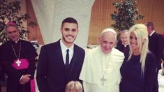 Se caen los santos: Wanda Nara fue a ver al Papa, más cholula que nunca Se caen los santos: Wanda Nara fue a ver al Papa, más cholula que nunca