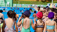 La colonia de verano es el lugar más indicado para que los niños se diviertan al aire libre. La colonia de verano es el lugar más indicado para que los niños se diviertan al aire libre.