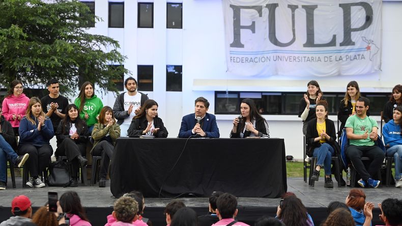 El gobernador participó de una charla en la Universidad de La Plata.
