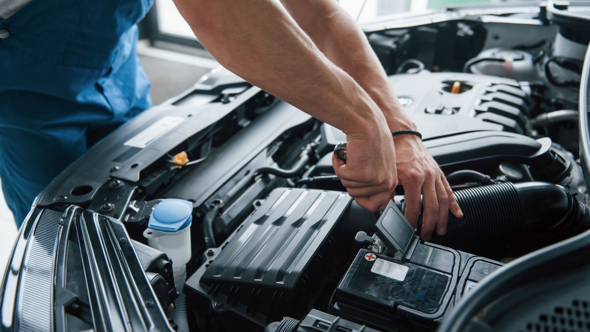 Cu L Es El Mejor Consejo Para Cuidar La Bater A De Tu Auto Con Los D As De Calor