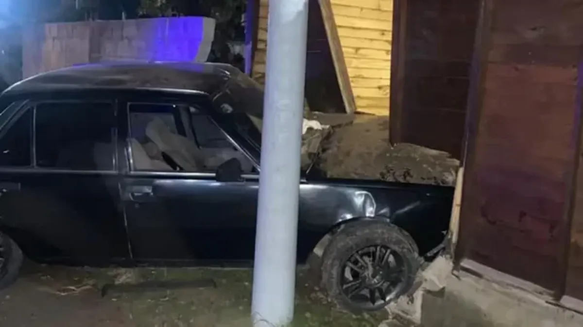 Manejaba alcoholizado, chocó contra una casa y atropello a una adolescente que dormía