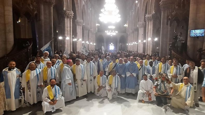 Los Hogares de Cristo abrazan la vida de los rotos de las villas y barrios populares.