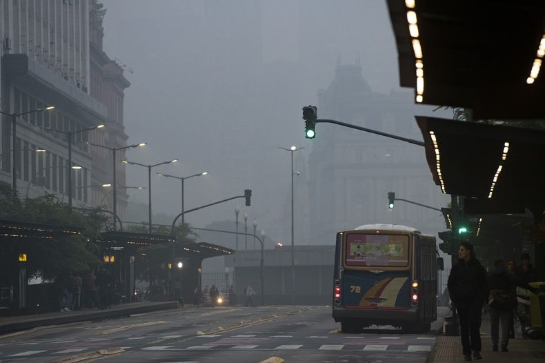 Hasta cuándo seguirá el humo y el olor a quemado en el AMBA.