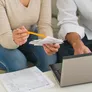 Una familia tipo propietaria de su vivienda con un ingreso de entre $1.994.869,74 y $2.493.587,17 es considera sector medio frágil.
