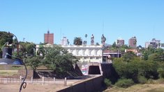 Tranquilidad, historia y aguas termales se encuentran en esta ciudad uruguaya. Tranquilidad, historia y aguas termales se encuentran en esta ciudad uruguaya.