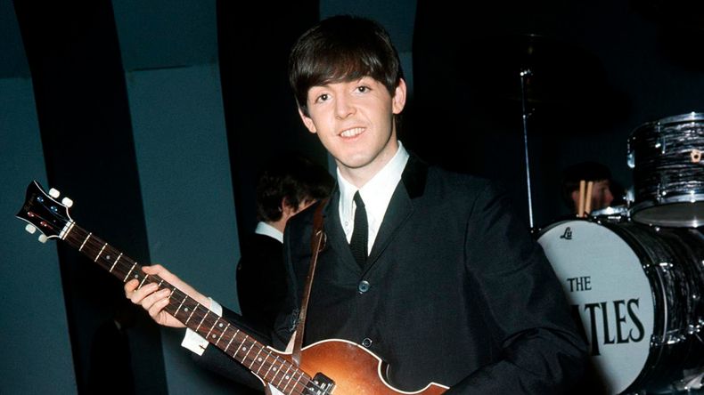 Paul Mccartney con su Höfner.