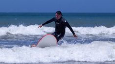 Larreta durante su clase de surf. Larreta durante su clase de surf.