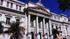 Argentina cuenta con 45 instituciones en la tabla, siendo el cuarto país más representado en la región. Argentina cuenta con 45 instituciones en la tabla, siendo el cuarto país más representado en la región.