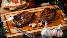 Estos bifes de lomo son los mejores de Buenos Aires. Estos bifes de lomo son los mejores de Buenos Aires.