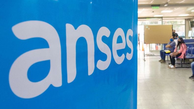 La Administración Nacional de la Seguridad Social (ANSES) ofrece un importante apoyo a los familiares de titulares fallecidos a través de la pensión por fallecimiento.