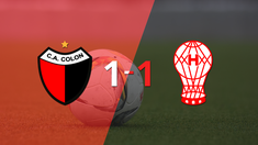 reparto de puntos en el empate a uno entre colon y huracan