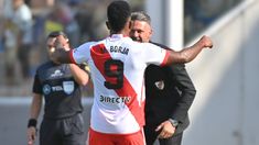 Miguel Borja festejó el 1-0 con Martín Demichelis. Miguel Borja festejó el 1-0 con Martín Demichelis.