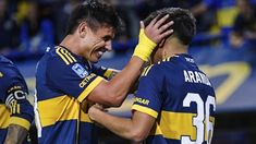 Adam Bareiro celebra junto a Tomás Aranda.
